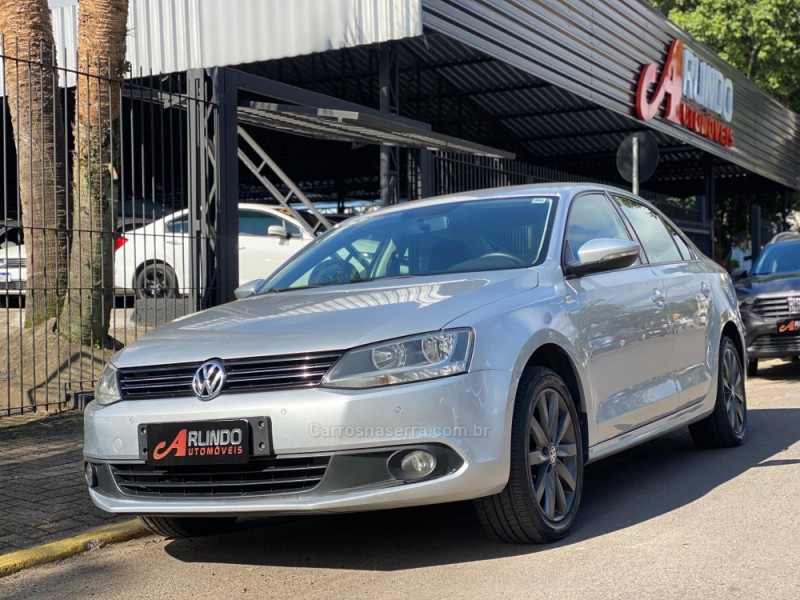 JETTA 2.0 COMFORTLINE FLEX 4P TIPTRONIC - 2014 - PAROBé