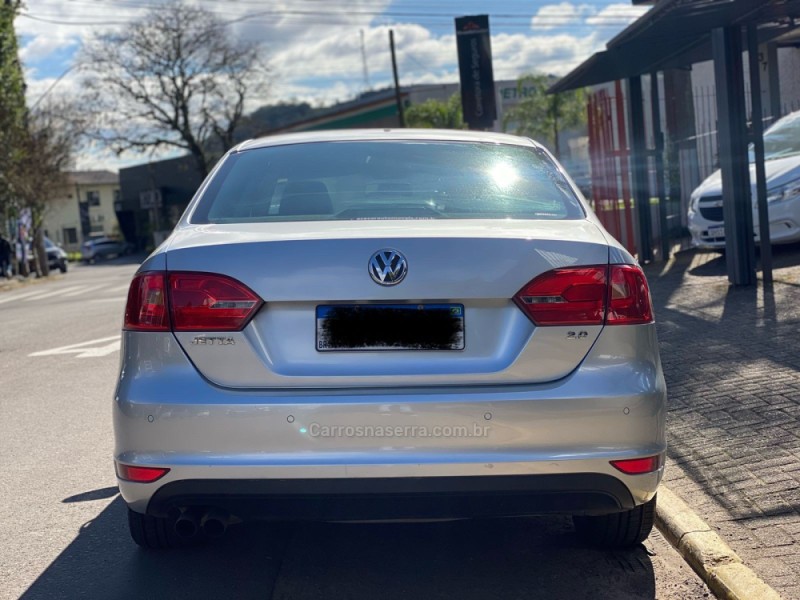 JETTA 2.0 COMFORTLINE FLEX 4P TIPTRONIC - 2014 - PAROBé