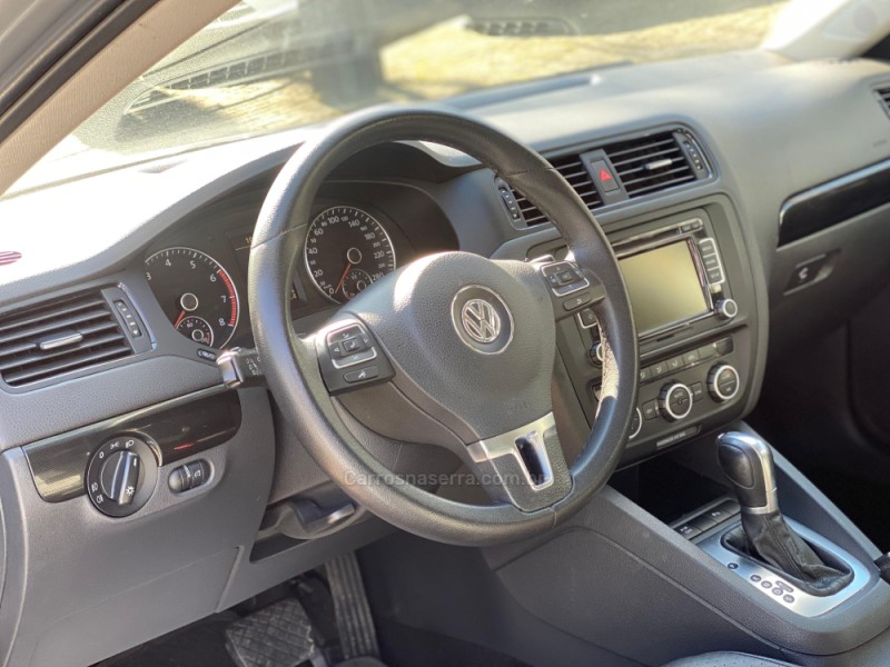 JETTA 2.0 COMFORTLINE FLEX 4P TIPTRONIC - 2014 - PAROBé