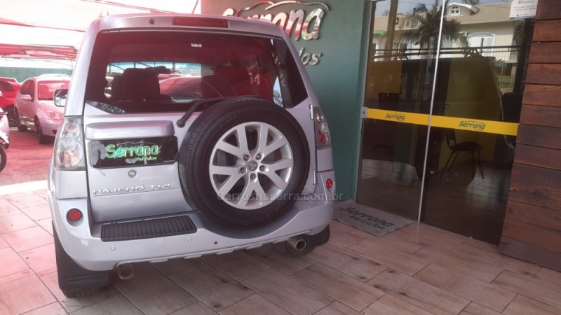 PAJERO TR4 2.0 4X4 16V 131CV GASOLINA 4P AUTOMÁTICO - 2011 - DOIS IRMãOS