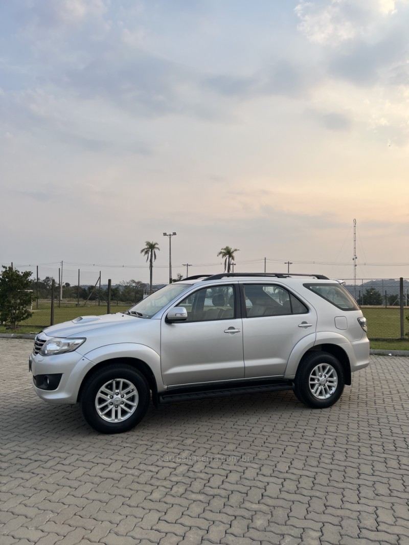 HILUX SW4 3.0 SRV 4X4 16V TURBO INTERCOOLER DIESEL 4P AUTOMÁTICO - 2012 - ANTôNIO PRADO