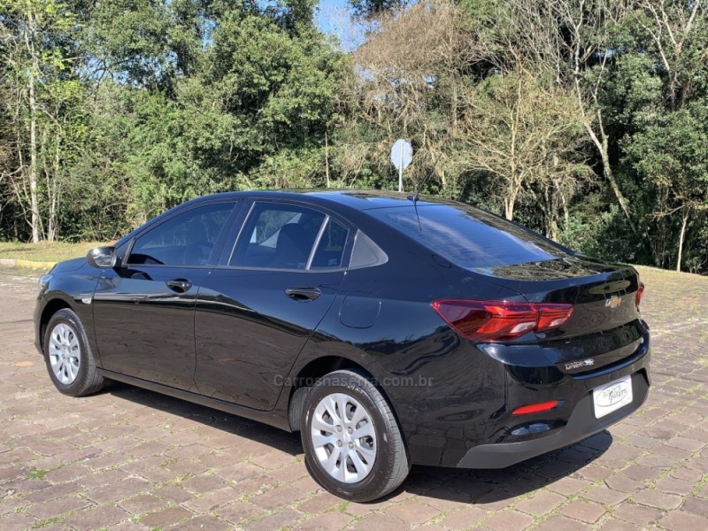 ONIX 1.0 SEDAN PLUS LT 12V FLEX 4P MANUAL - 2023 - GUAPORé