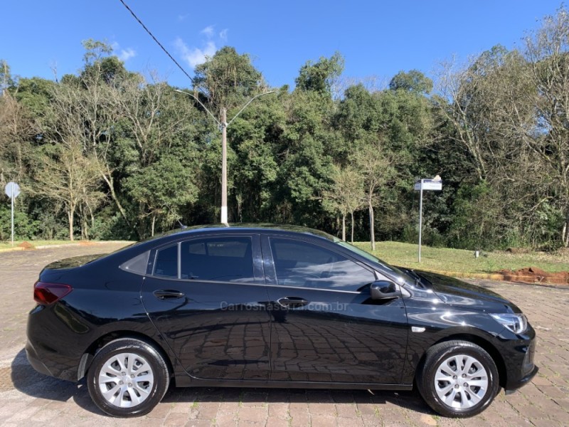 ONIX 1.0 SEDAN PLUS LT 12V FLEX 4P MANUAL - 2023 - GUAPORé