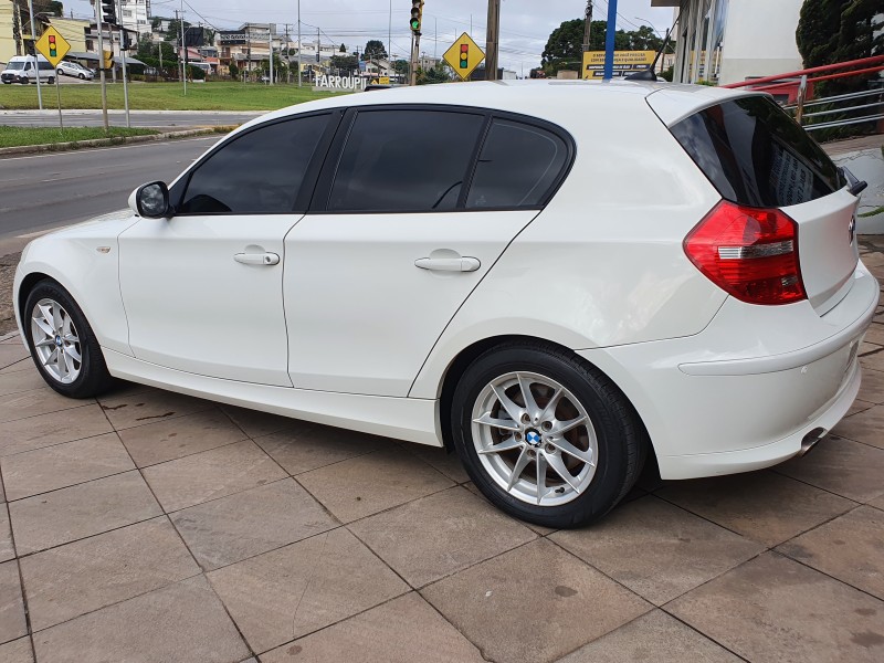 118I 2.0 TOP HATCH 16V GASOLINA 4P AUTOMÁTICO - 2011 - FARROUPILHA