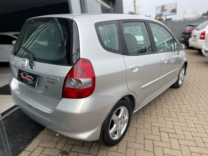 FIT 1.4 LX 8V GASOLINA 4P AUTOMÁTICO - 2007 - PAROBé