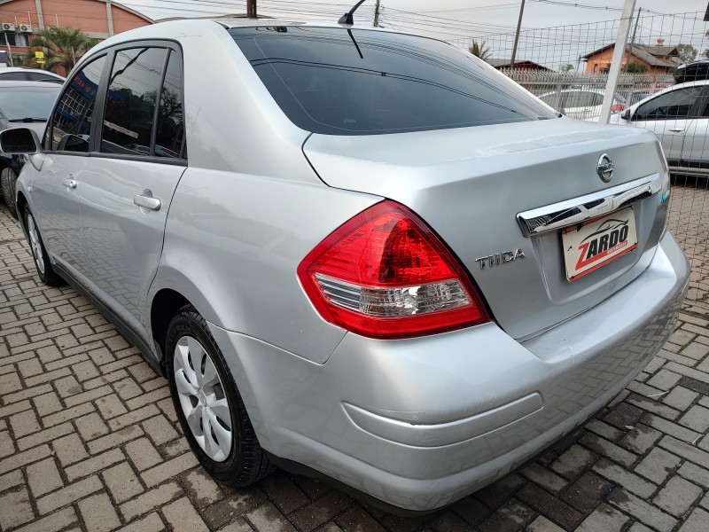 TIIDA 1.8 SEDAN 16V FLEX 4P MANUAL - 2011 - CAXIAS DO SUL