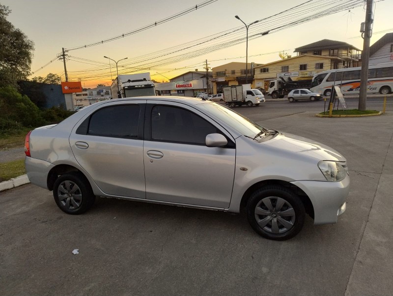 ETIOS 1.5 XS 16V FLEX 4P MANUAL - 2013 - CAXIAS DO SUL