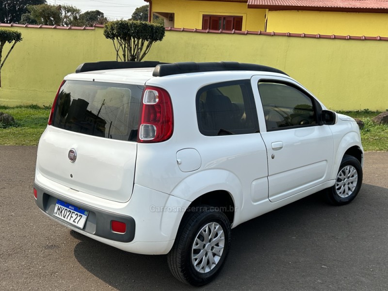 UNO 1.0 EVO VIVACE 8V FLEX 2P MANUAL - 2013 - VACARIA