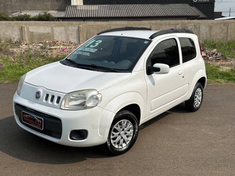 UNO 1.0 EVO VIVACE 8V FLEX 2P MANUAL - 2013 - VACARIA