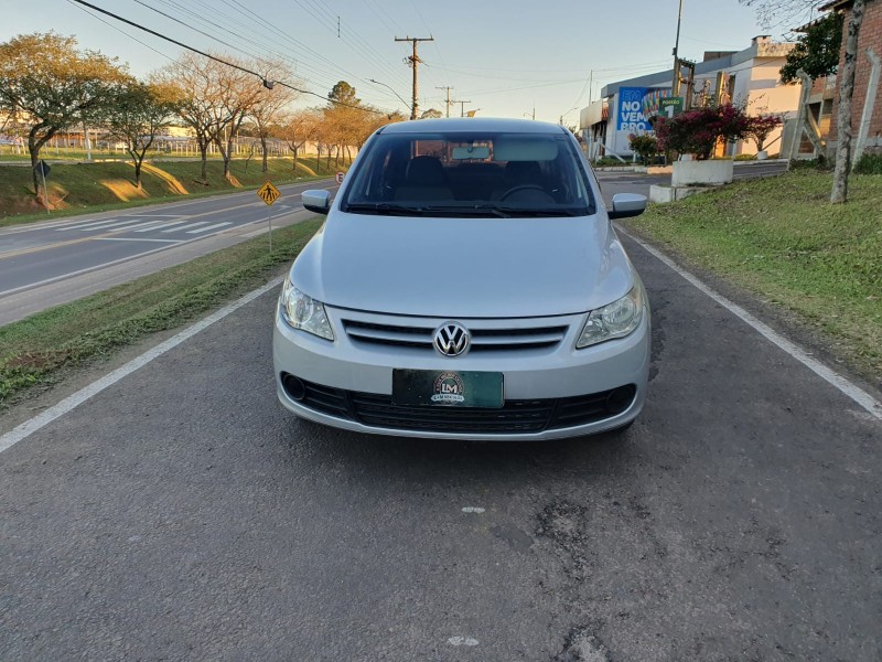 VOYAGE 1.0 MI 8V FLEX 4P MANUAL - 2011 - VENâNCIO AIRES