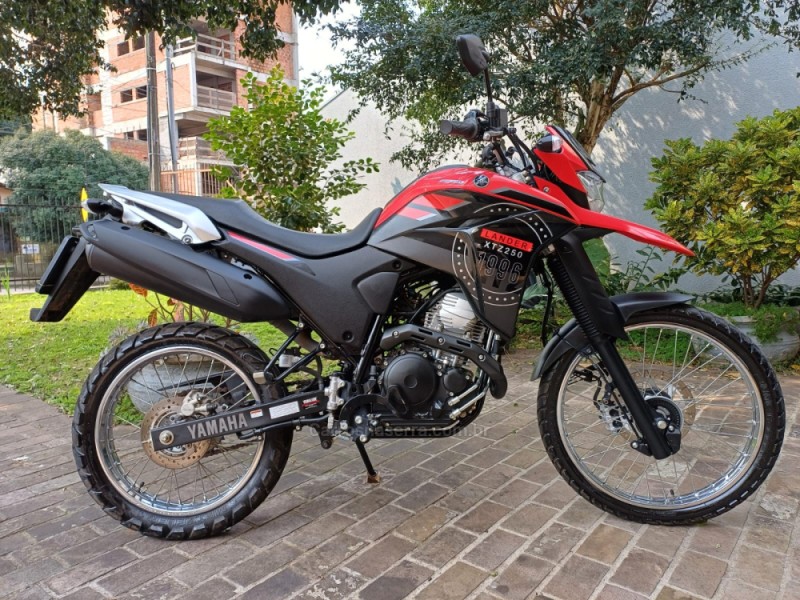 XTZ 250 LANDER - 2023 - PASSO FUNDO