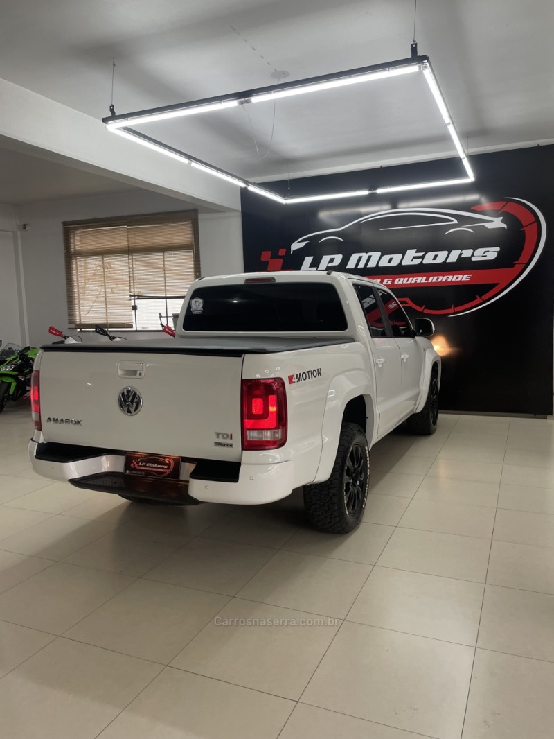 AMAROK 2.0 TRENDLINE 4X4 CD 16V TURBO INTERCOOLER DIESEL 4P AUTOMÁTICO - 2017 - FARROUPILHA