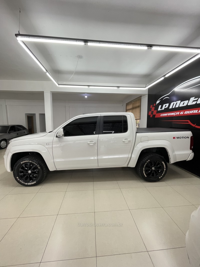 AMAROK 2.0 TRENDLINE 4X4 CD 16V TURBO INTERCOOLER DIESEL 4P AUTOMÁTICO - 2017 - FARROUPILHA