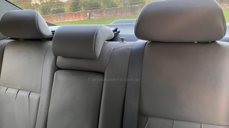 COROLLA 2.0 XEI 16V FLEX 4P AUTOMÁTICO - 2012 - PORTãO