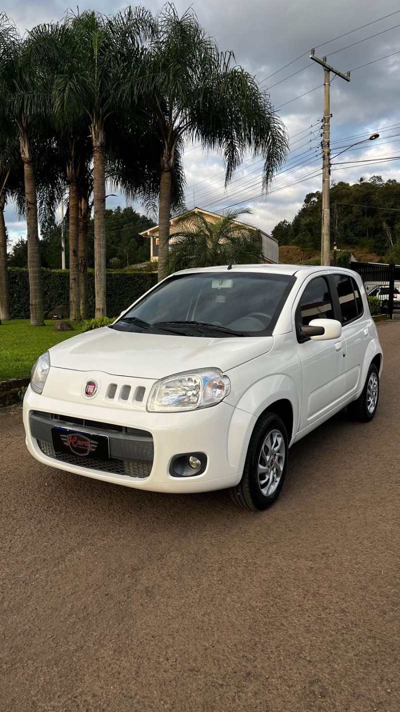 UNO 1.0 EVO VIVACE 8V FLEX 4P MANUAL - 2014 - BOM PRINCíPIO