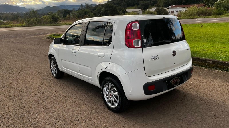 UNO 1.0 EVO VIVACE 8V FLEX 4P MANUAL - 2014 - BOM PRINCíPIO