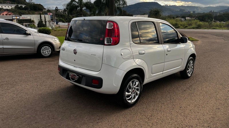 UNO 1.0 EVO VIVACE 8V FLEX 4P MANUAL - 2014 - BOM PRINCíPIO