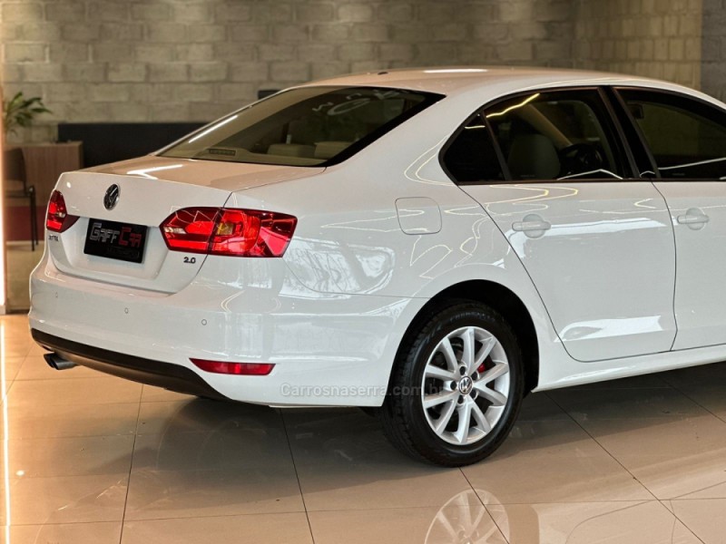 JETTA 2.0 COMFORTLINE FLEX 4P TIPTRONIC - 2014 - DOIS IRMãOS