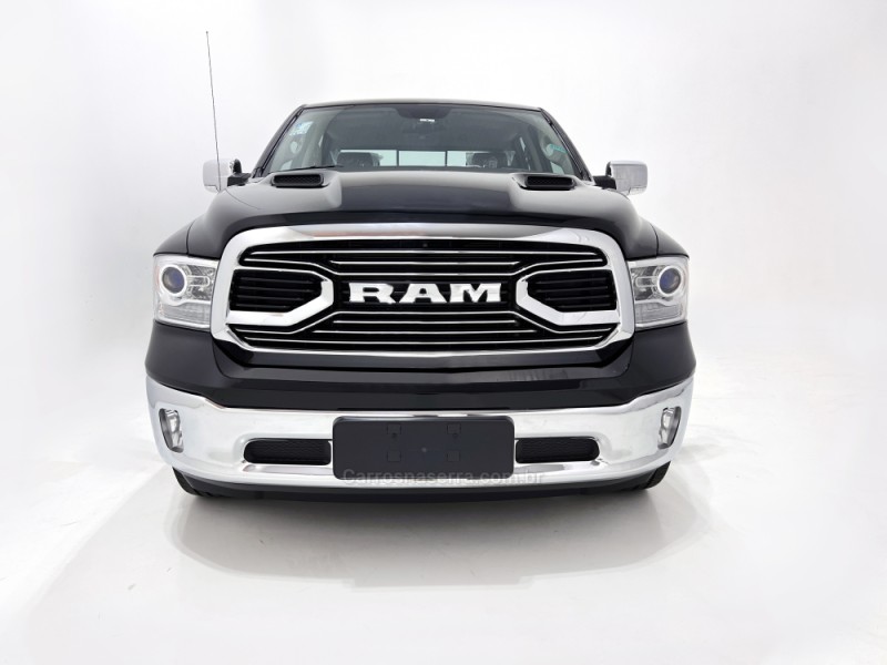 CLASSIC 5.7 LARAMIE V8 HEMI 4P GASOLINA AUTOMÁTICA - 2022 - BENTO GONçALVES