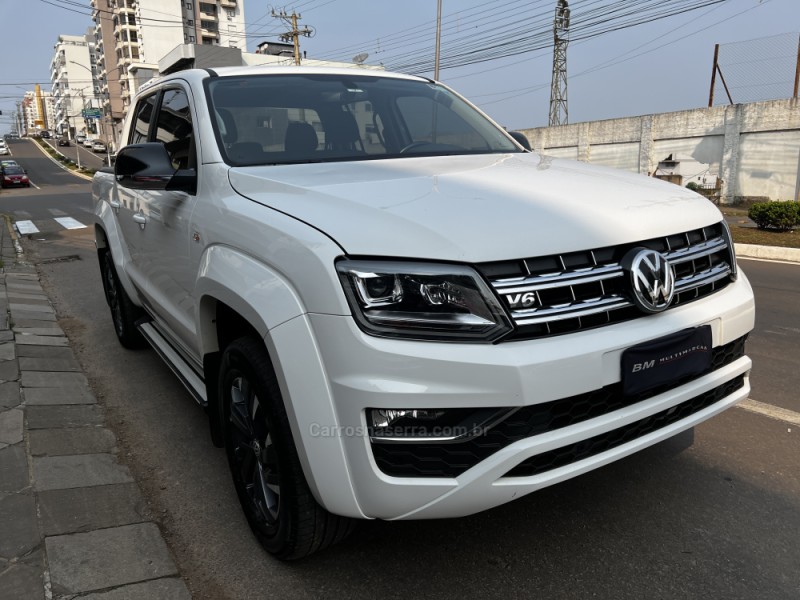 AMAROK 3.0 V6 TDI HIGHLINE CD DIESEL 4MOTION AUTOMÁTICO - 2021 - GUAPORé