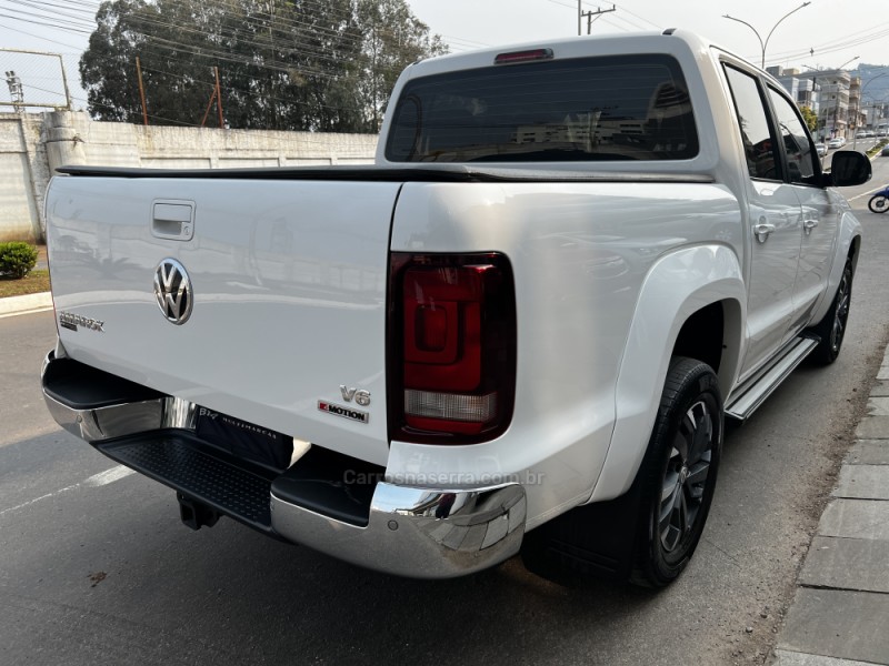 AMAROK 3.0 V6 TDI HIGHLINE CD DIESEL 4MOTION AUTOMÁTICO - 2021 - GUAPORé