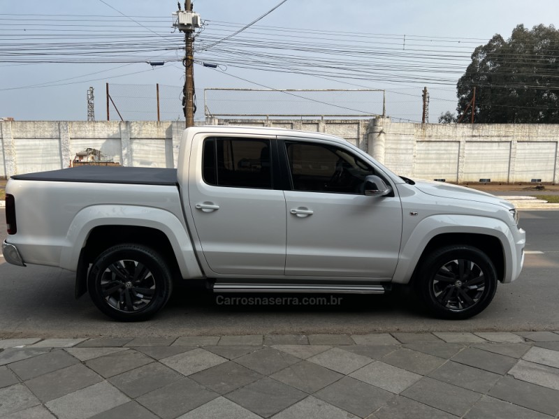 AMAROK 3.0 V6 TDI HIGHLINE CD DIESEL 4MOTION AUTOMÁTICO - 2021 - GUAPORé