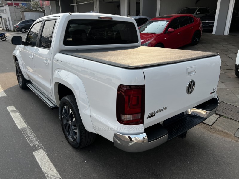 AMAROK 3.0 V6 TDI HIGHLINE CD DIESEL 4MOTION AUTOMÁTICO - 2021 - GUAPORé