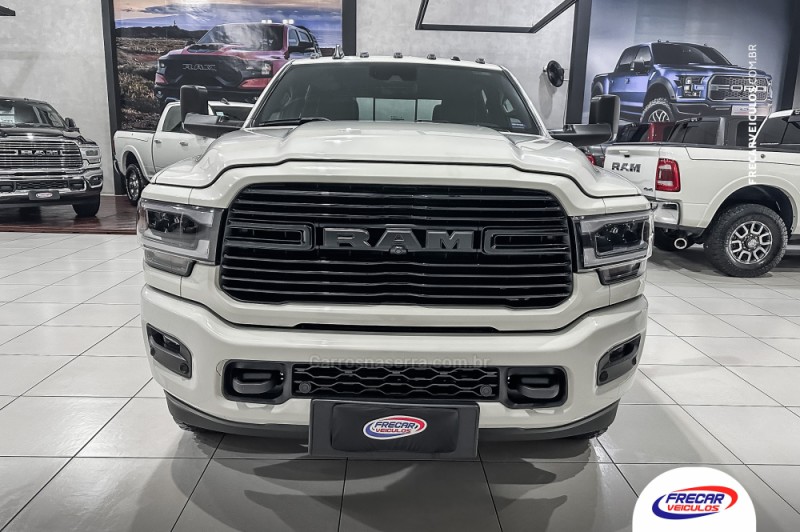 3500 LARAMIE 6.7 CD 4X4 TURBO DIESEL 4P AUTOMÁTICO - 2022 - SARANDI