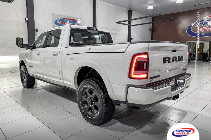 3500 LARAMIE 6.7 CD 4X4 TURBO DIESEL 4P AUTOMÁTICO - 2022 - SARANDI