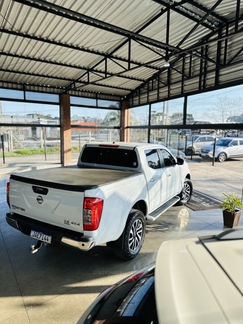 FRONTIER 2.3 XE 4X4 CD BI TURBO DIESEL 4P AUTOMÁTICO - 2021 - CANELA