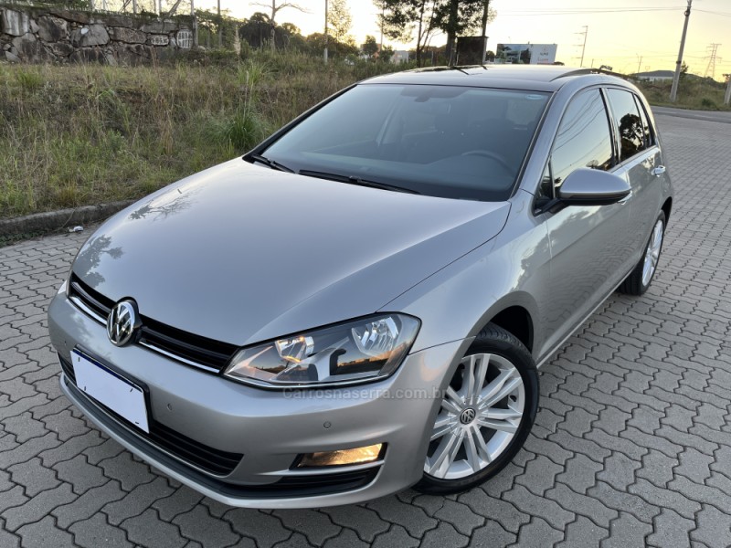 GOLF 1.0 TSI COMFORTLINE 12V TOTAL FLEX 4P MANUAL - 2017 - CAXIAS DO SUL