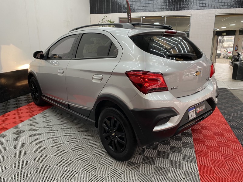 ONIX 1.4 MPFI ACTIV 8V FLEX 4P MANUAL - 2019 - CAXIAS DO SUL