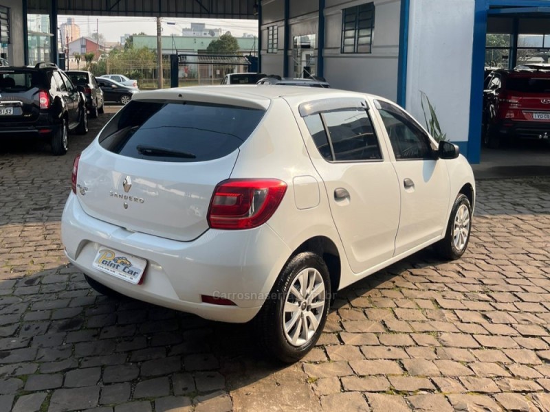 SANDERO 1.0 AUTHENTIQUE 16V FLEX 4P MANUAL - 2017 - VACARIA