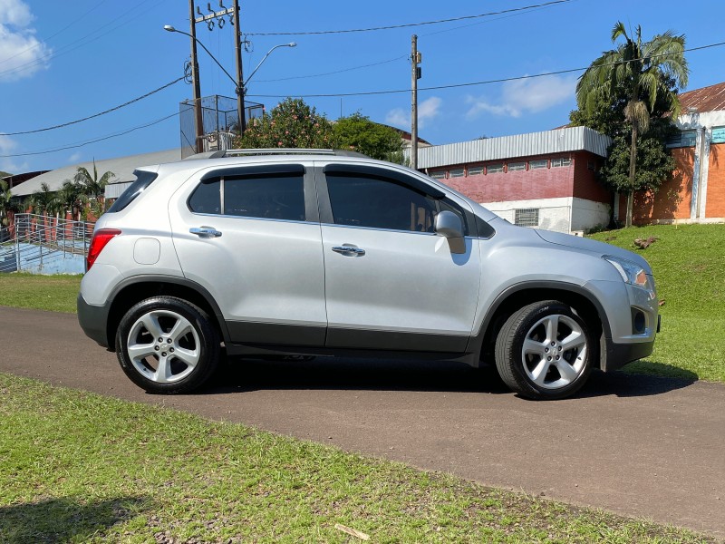 TRACKER 1.8 MPFI LTZ 4X2 16V FLEX 4P AUTOMÁTICO - 2015 - LAJEADO