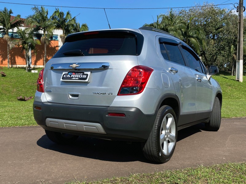 TRACKER 1.8 MPFI LTZ 4X2 16V FLEX 4P AUTOMÁTICO - 2015 - LAJEADO