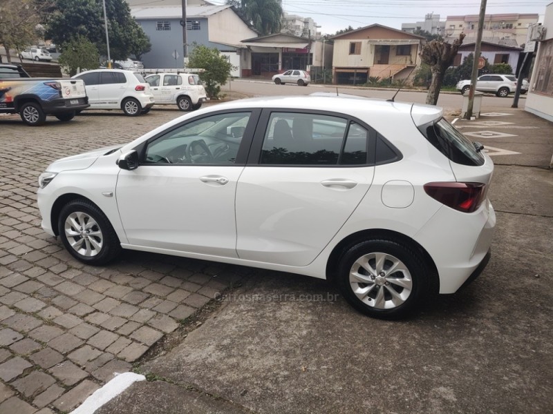 ONIX 1.0 LT 12V FLEX 4P MANUAL - 2023 - GUAPORé