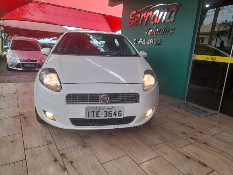 PUNTO 1.4 ATTRACTIVE ITALIA 8V FLEX 4P MANUAL - 2012 - DOIS IRMãOS