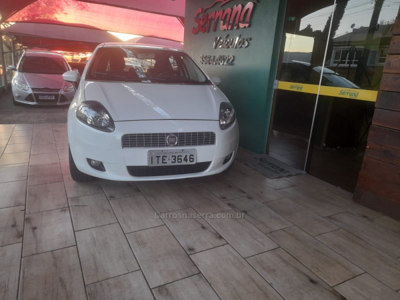 PUNTO 1.4 ATTRACTIVE ITALIA 8V FLEX 4P MANUAL - 2012 - DOIS IRMãOS