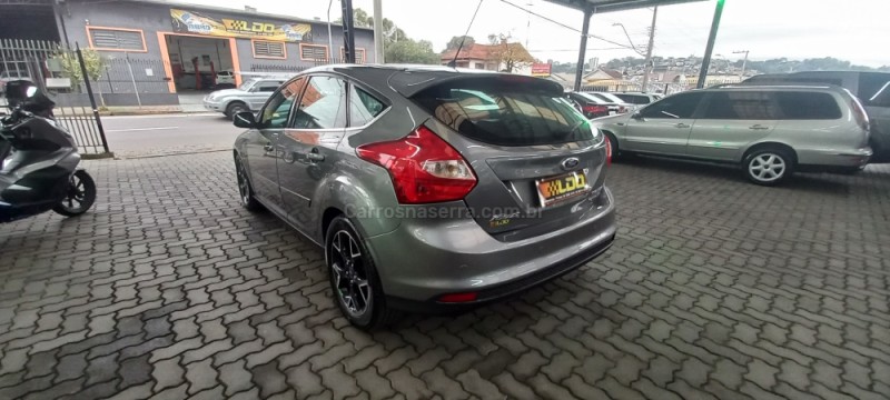 FOCUS 2.0 TITANIUM HATCH 16V FLEX 4P AUTOMÁTICO - 2015 - CAXIAS DO SUL