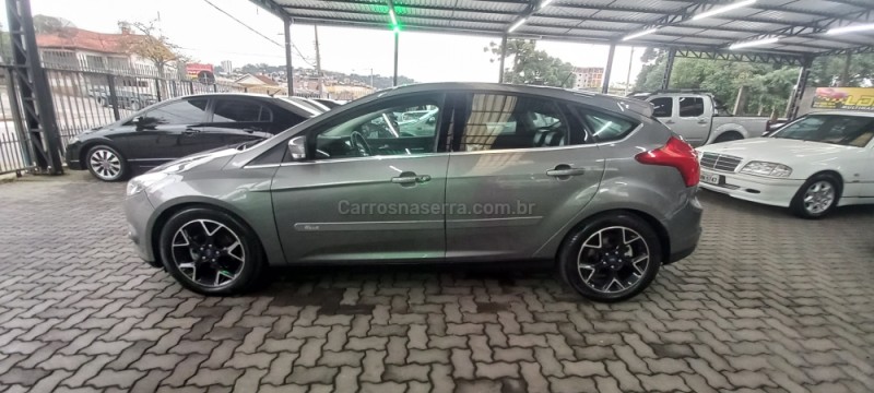 FOCUS 2.0 TITANIUM HATCH 16V FLEX 4P AUTOMÁTICO - 2015 - CAXIAS DO SUL