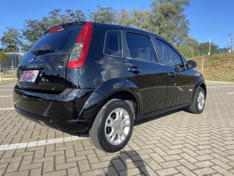 FIESTA 1.6 MPI CLASS SEDAN 8V FLEX 4P MANUAL - 2011 - CAXIAS DO SUL