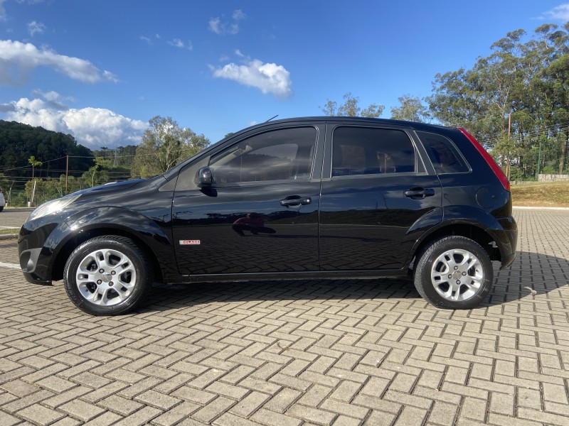 FIESTA 1.6 MPI CLASS SEDAN 8V FLEX 4P MANUAL - 2011 - CAXIAS DO SUL