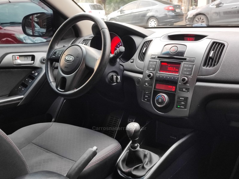 CERATO 1.6 SX3 16V GASOLINA 4P MANUAL - 2013 - FARROUPILHA