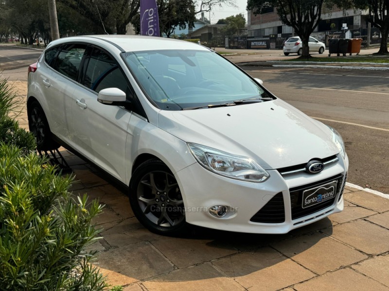 FOCUS 2.0 TITANIUM HATCH 16V FLEX 4P AUTOMÁTICO - 2015 - LAGOA VERMELHA