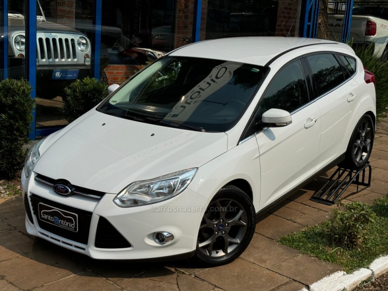 FOCUS 2.0 TITANIUM HATCH 16V FLEX 4P AUTOMÁTICO - 2015 - LAGOA VERMELHA