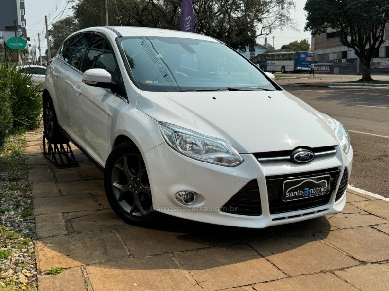 FOCUS 2.0 TITANIUM HATCH 16V FLEX 4P AUTOMÁTICO - 2015 - LAGOA VERMELHA