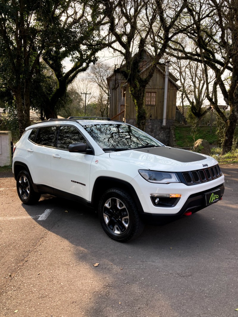 COMPASS 2.0 16V DIESEL TRAILHAWK 4X4 AUTOMÁTICO - 2018 - BENTO GONçALVES