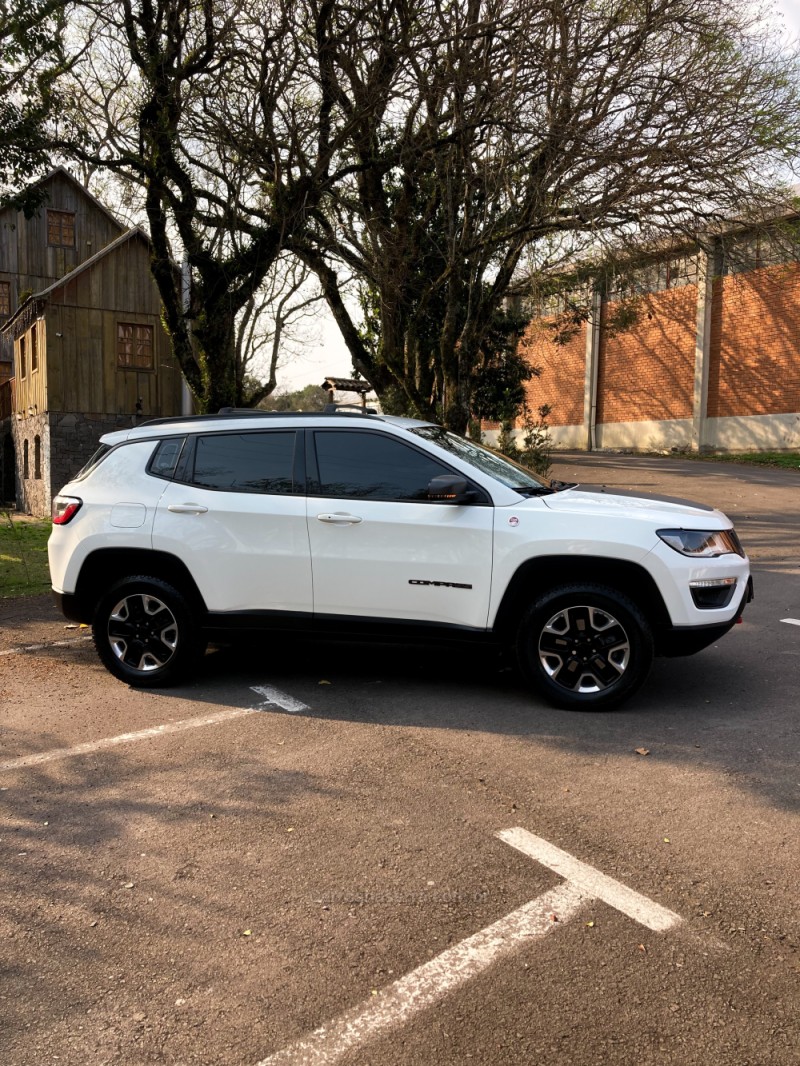 COMPASS 2.0 16V DIESEL TRAILHAWK 4X4 AUTOMÁTICO - 2018 - BENTO GONçALVES