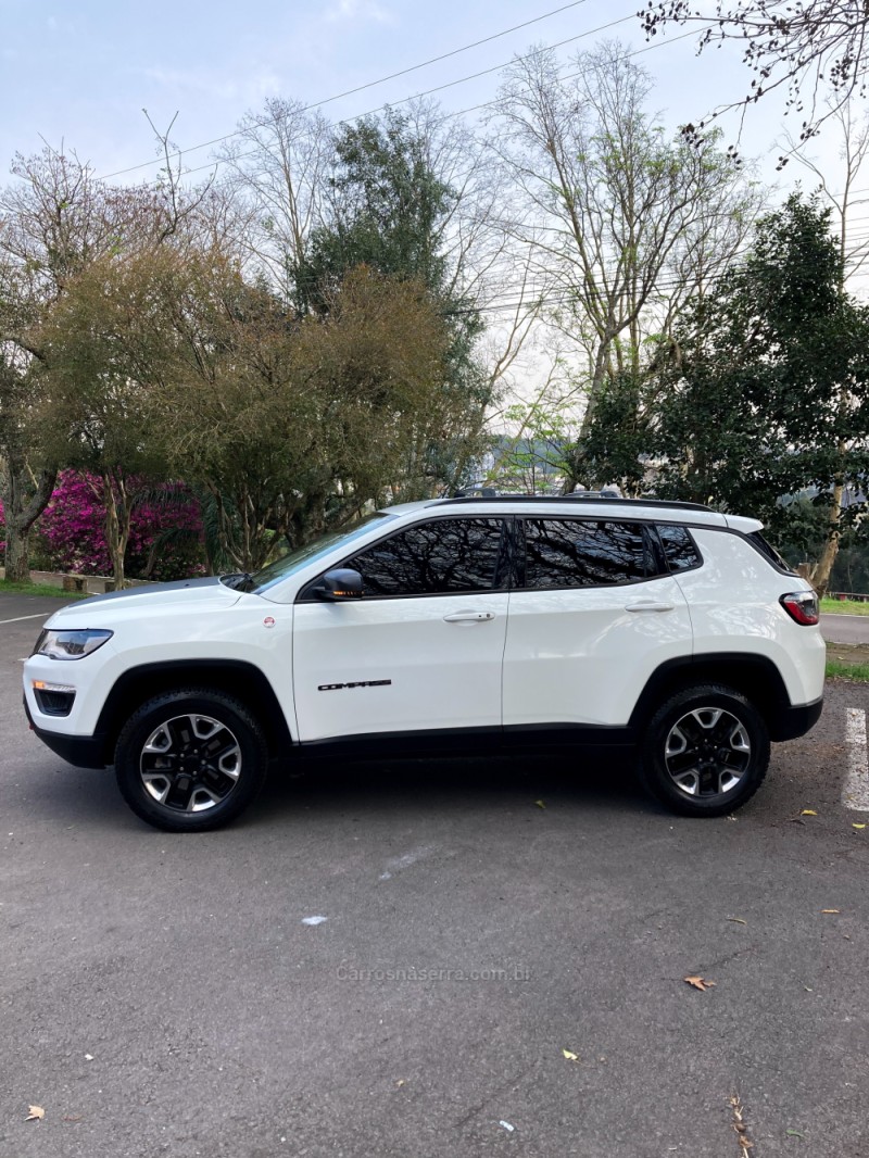 COMPASS 2.0 16V DIESEL TRAILHAWK 4X4 AUTOMÁTICO - 2018 - BENTO GONçALVES