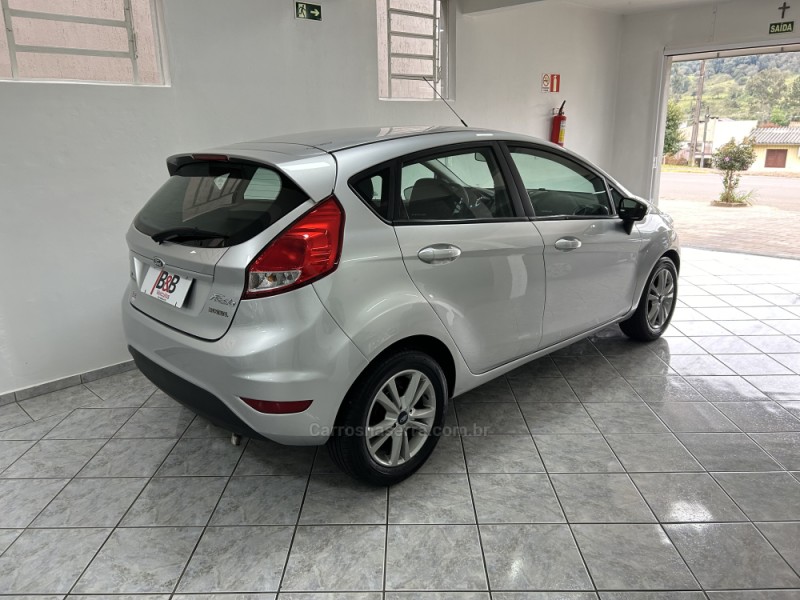 FIESTA 1.6 SE HATCH 16V FLEX 4P AUTOMÁTICO - 2015 - NOVA PRATA